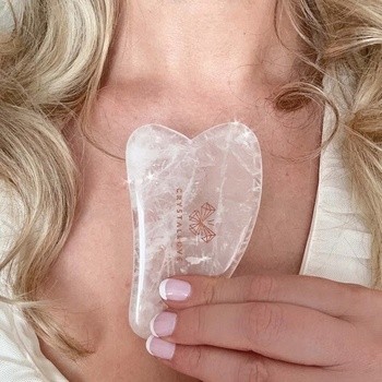 Crystallove, płytka do masażu twarzy gua sha z kryształem górskim, 1 szt.