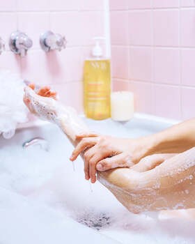SVR Topialyse Huile Lavante, olejek micelarny do mycia i kąpieli, 100 ml