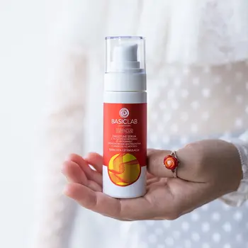 BasicLab Esteticus, serum z 1% retinolu, 5% witaminą C i komórkami macierzystymi, 30 ml