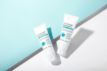 APLB Glutathione Niacinamide Facial Cleanser, oczyszczający żel do mycia twarzy z glutationem i niacynamidem, 80 ml
