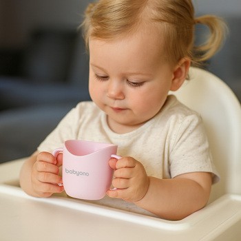 BabyOno Flow, ergonomiczny kubek treningowy dla dzieci, różowy, 1 szt.