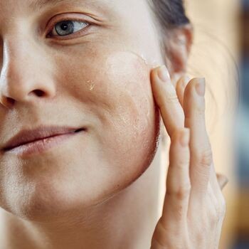 Iossi Ficyna, oczyszczająco-rozjaśniający peeling enzymatyczny, 50 ml