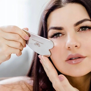Crystallove, płytka do masażu twarzy gua sha ze stali nierdzewnej, 1 szt.