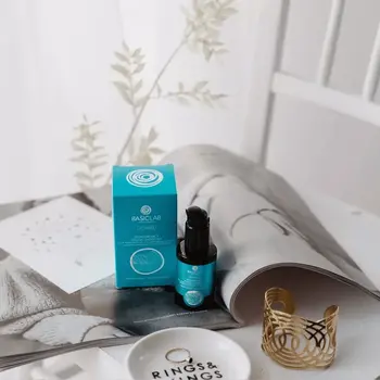 BasicLab Acidumis, peeling kwasowy regenerujący, nawilżenie i wygładzenie, 30 ml