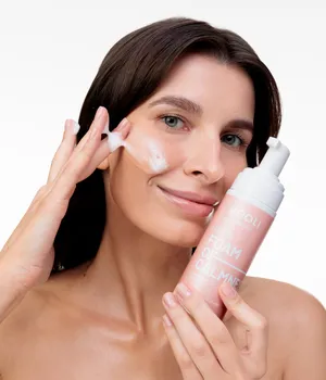 Veoli Botanica Foam Of Calmness, kojąca pianka do mycia twarzy, 150 ml