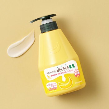 Kwailnara Banana Milk Body Cleanser, nawilżający żel do mycia ciała z ekstraktem z banana, 560 g