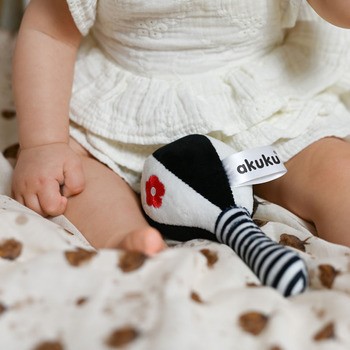 Akuku, Pluszowa zabawka sensoryczna Maracas, 1 szt.