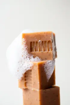 Hhuumm Naturalne mydło z glinką różową ROUGE, 110 g