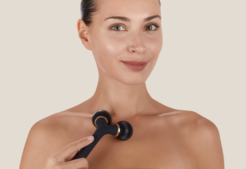 Geske Sonic Facial & Body Roller 4 w 1, roller do twarzy i ciała, gwiezdna biel, 1 szt.