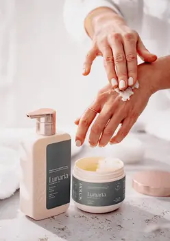 Senoa Lunaria Body Scrub, peeling wygładzający do ciała, 300 g
