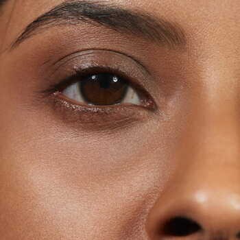 Madara Luminous Perfecting Concealer, korektor, Amber 60, 4 ml