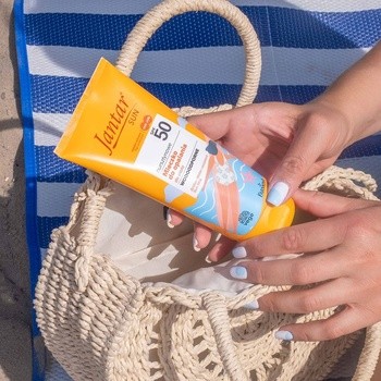 Farmona Jantar Sun, bursztynowe wodoodporne mleczko do opalania SPF 50, 200 ml