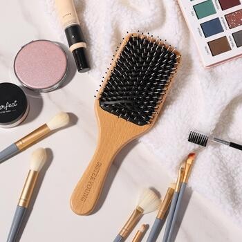 Sister Young, Vera BV, drewniana szczotka do włosów, 1 szt.