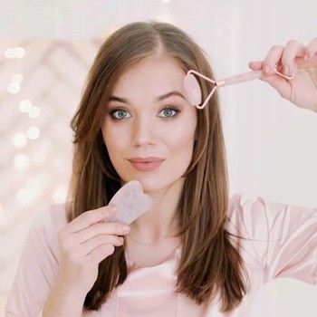 Zestaw Crystallove Rose Quartz, roller do twarzy + płytka gua sha + buteleczka roll-on, 1 szt.