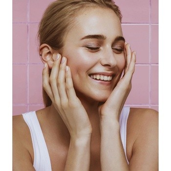 Nivea Care, ultra-lekki krem odżywczy do twarzy 7w1, 100 ml