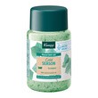 Kneipp, kryształki do kąpieli z soli mineralnej, Cold Season, eukaliptus, 500 g