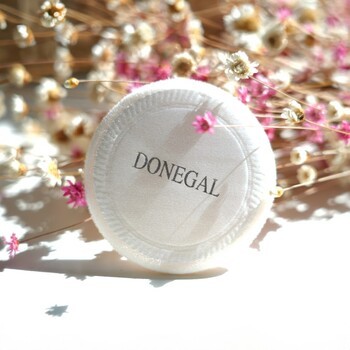 Donegal, puszek do pudru, beżowy, 1 szt.