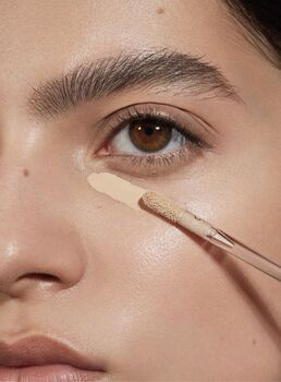 Madara Luminous Perfecting Concealer, korektor, Warm Latte 30, 4 ml