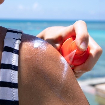 SVR Sun Secure Spray, nawilżające mleczko w sprayu SPF50+, 200 ml