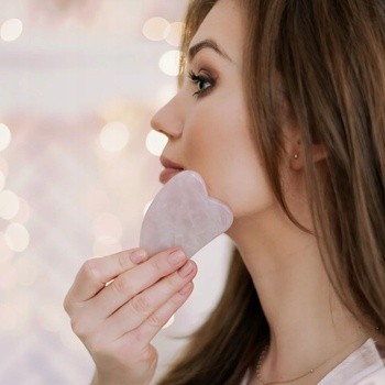 Crystallove, płytka do masażu twarzy gua sha z kwarcem różowym, 1 szt.