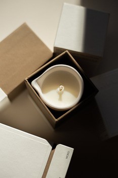 Hhuumm, świeca do masażu Release, 210 ml