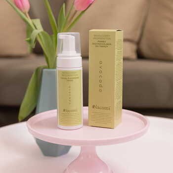 Nacomi Rich&Comfy Regeneration, pianka oczyszczająca do twarzy Avocado, 150 ml