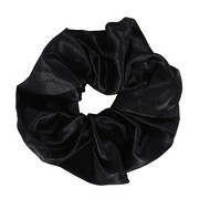 Sister Young Lilu, satynowa gumka do włosów scrunchie, black, 1 szt. https://azcdn.doz.pl/image/d/product/65f88f9e-scale-180x180.png