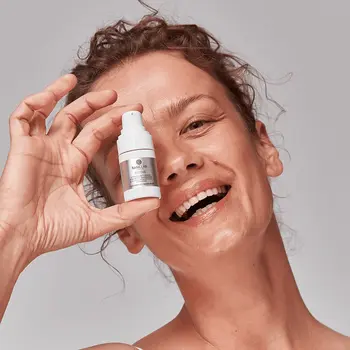 BasicLab Esteticus, serum pod oczy i na powieki z 10% kompleksem peptydów i ceramidami, Odżywienie i Ujędrnienie, 15 ml