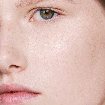 Madara Luminous Perfecting Concealer, korektor, Vanilla 15, 4 ml