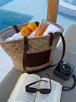 Meishoku C Vita Sunscreen Cream SPF50+, krem przeciwsłoneczny o aksamitnej, lekkiej konsystencji, 50 g
