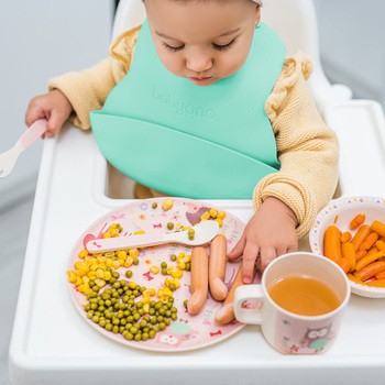 BabyOno, miękki śliniak z kieszonką i regulowanym zapięciem, zielony, 6 m+, 1 szt.