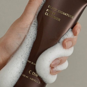 OTTIE Black Signature Foam Cleanser, oczyszczająca pianka ze śluzem ślimaka, 120 ml