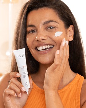 SVR Clairial Creme SPF 50+, krem o bardzo wysokiej ochronie przeciwsłonecznej zapobiegający powstawaniu przebarwień, 40 ml