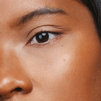 Madara Luminous Perfecting Concealer, korektor, Hazelnut 55, 4 ml