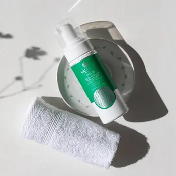 BasicLab Micellis, normalizująca pianka myjąca do skóry tłustej, trądzikowej i wrażliwej, 150 ml
