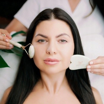 Zestaw Crystallove Jade, roller do twarzy + płytka gua sha + buteleczka roll-on, 1 szt.