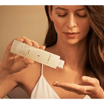 Health Labs Care Glow On, płynne serum złuszczające, 100 ml