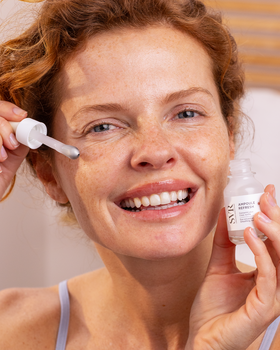 SVR Ampoule Refresh, skoncentrowane serum pod oczy na dzień o działaniu wygładzającym i wzmacniającym, 15 ml