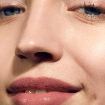 Madara Satin Shine Lipstick, pomadka do ust w sztyfcie, Flattery 501, 3,8 g