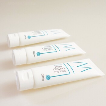 Ottie Soak Out, nawilżający krem do twarzy z wąkrotką azjatycką, 50 ml