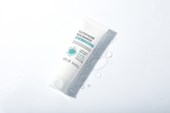 APLB Glutathione Niacinamide Facial Cleanser, oczyszczający żel do mycia twarzy z glutationem i niacynamidem, 80 ml