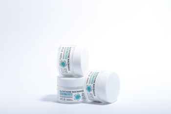 APLB Glutathione Niacinamide Facial Cream, krem rozjaśniający do twarzy z glutationem i niacynamidem, 55 ml