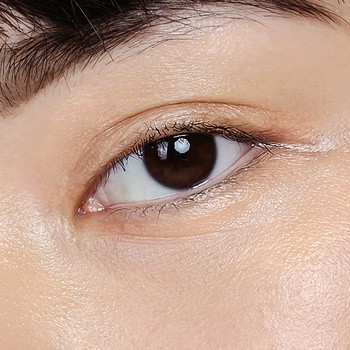 Madara Luminous Perfecting Concealer, korektor, Honey 35, 4 ml