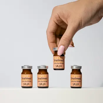 Snailmed, serum do skóry trądzikowej z totarolem i kwasem hialuronowym, 4 x 8 ml