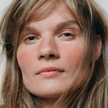 Madara Mineral Cheek Blusher, róż do policzków, Fierce Flame 1, 6 g