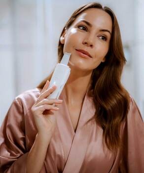 Beautifly, peeling kawitacyjny Scrub Aqua Glow PRO, 1 szt.