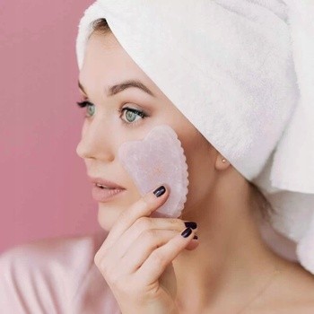 Crystallove, płytka 3D do masażu twarzy gua sha z kwarcu różowego, 1 szt.