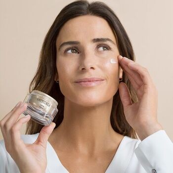 Esthederm Excellage, odżywiający krem pod oczy do skóry dojrzałej, 15ml