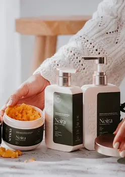Senoa Noira Body Scrub, peeling wygładzający do ciała, 300 g