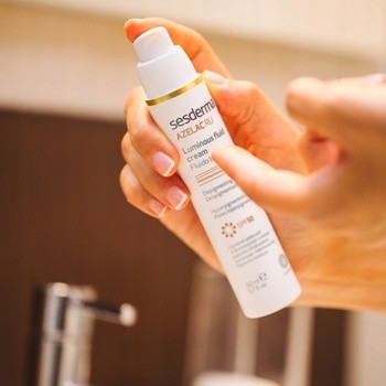 Sesderma Azelac RU, emulsja rozświetlająca, SPF 50, 50 ml